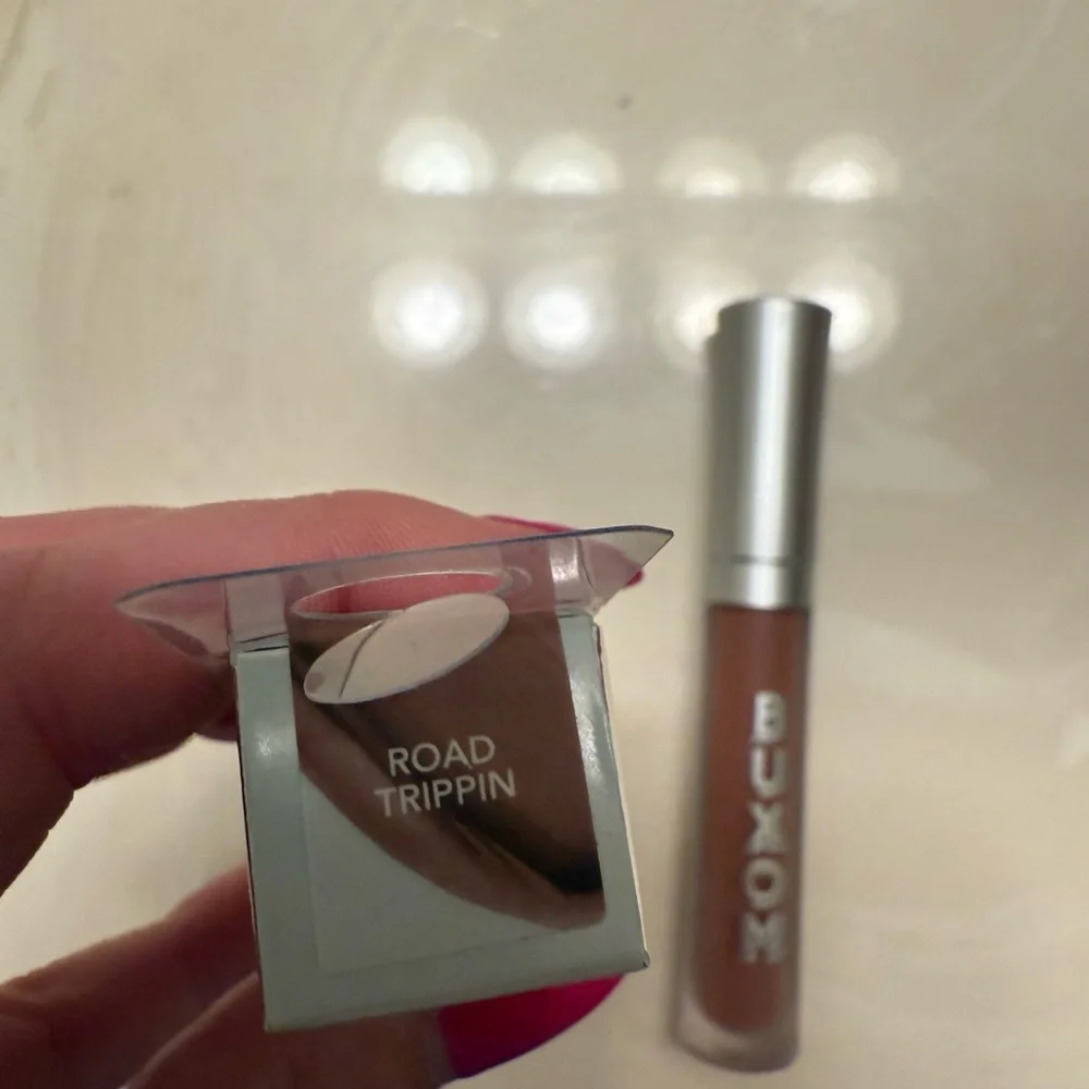 New! Buxom Full On Plumping Lip Velvety Smooth Matte Road Trippin